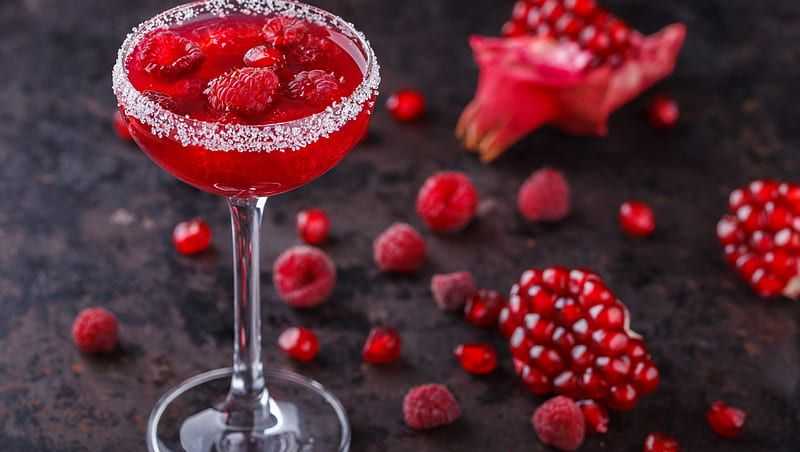 bebidas-preparadas-con-vodka-y-granada.jpg